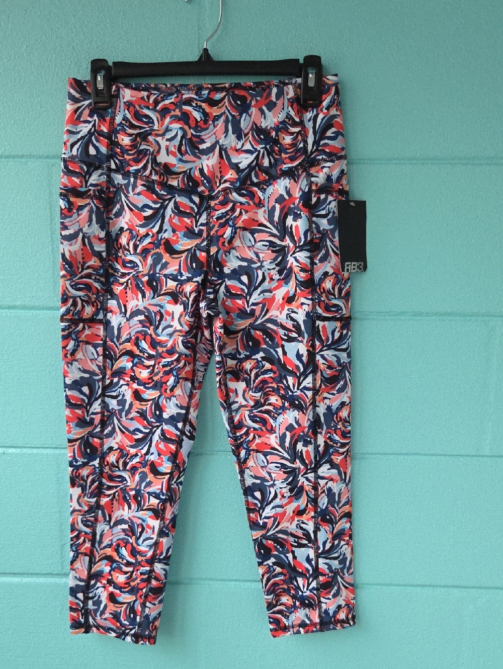 NWT "RB3" Colorful Woman's Leggings Size Medium